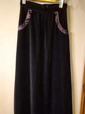 Black Velvet VINTAGE Maxi Skirt with Satin-Trim Pockets <<<2 For 1 Sale!>>>